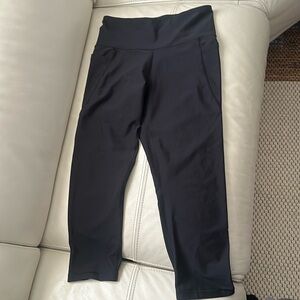 Black cropped old navy leggings